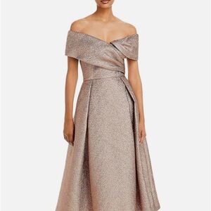 Beautiful elegant rose gold off shoulders dress!